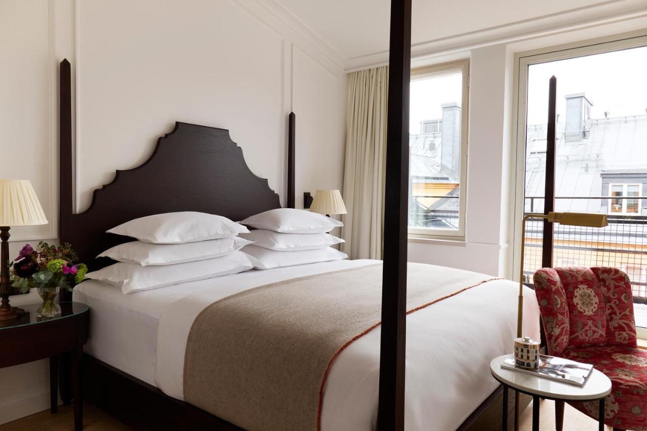 Deluxe Balcony Room